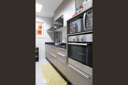 Casa de condomínio à venda com 236m², 2 quartos e sem vaga Casa de condomínio à venda com 236m², 2 quartos e sem vagaCozinha