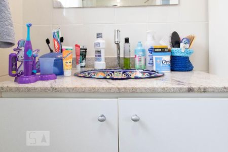 Casa de condomínio à venda com 236m², 2 quartos e sem vaga Casa de condomínio à venda com 236m², 2 quartos e sem vagaBanheiro da suíte 2