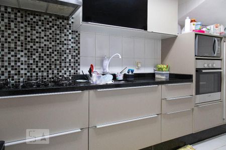 Casa de condomínio à venda com 236m², 2 quartos e sem vaga Casa de condomínio à venda com 236m², 2 quartos e sem vagaCozinha