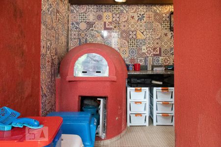 Casa de condomínio à venda com 236m², 2 quartos e sem vaga Casa de condomínio à venda com 236m², 2 quartos e sem vagaÁrea externa - forno à lenha