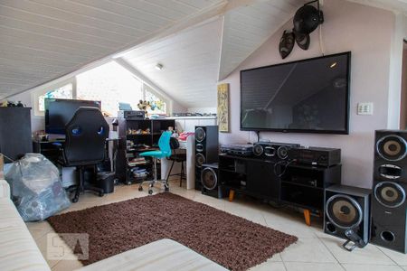 Casa de condomínio à venda com 236m², 2 quartos e sem vaga Casa de condomínio à venda com 236m², 2 quartos e sem vagaSótão