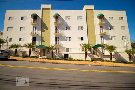 Apartamento para alugar com 76m², 2 quartos e 1 vagaFachada