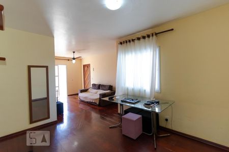 Apartamento para alugar com 76m², 2 quartos e 1 vagaSalas