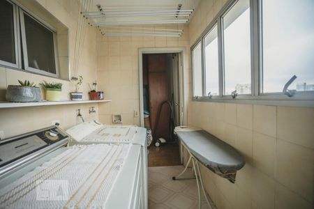 Apartamento à venda com 210m², 4 quartos e 3 vagas Apartamento à venda com 210m², 4 quartos e 3 vagasÁrea de Serviço