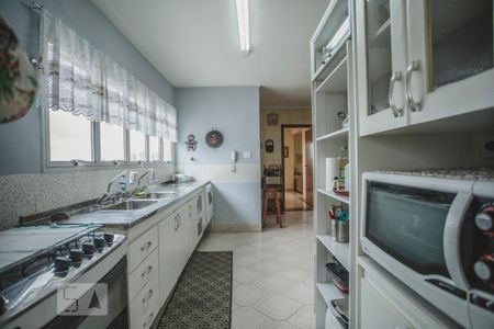 Apartamento à venda com 210m², 4 quartos e 3 vagas Apartamento à venda com 210m², 4 quartos e 3 vagasCozinha