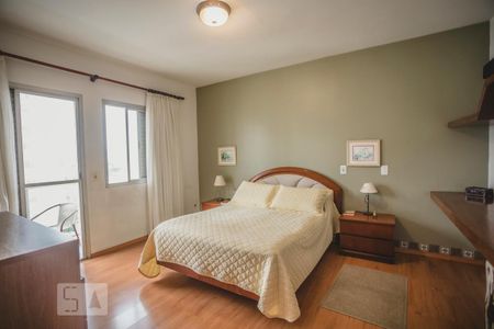 Apartamento à venda com 210m², 4 quartos e 3 vagas Apartamento à venda com 210m², 4 quartos e 3 vagasSuíte