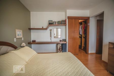 Apartamento à venda com 210m², 4 quartos e 3 vagas Apartamento à venda com 210m², 4 quartos e 3 vagasSuíte