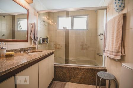 Apartamento à venda com 210m², 4 quartos e 3 vagas Apartamento à venda com 210m², 4 quartos e 3 vagasBanheiro Suíte