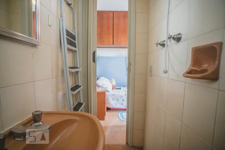Apartamento à venda com 210m², 4 quartos e 3 vagas Apartamento à venda com 210m², 4 quartos e 3 vagasBanheiro de Serviço