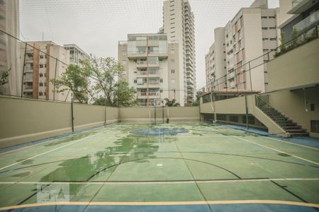 Apartamento à venda com 210m², 4 quartos e 3 vagas Apartamento à venda com 210m², 4 quartos e 3 vagasÁrea comum - Quadra Poliesportiva