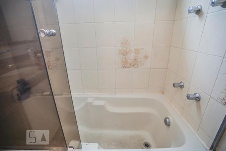 Apartamento à venda com 210m², 4 quartos e 3 vagas Apartamento à venda com 210m², 4 quartos e 3 vagasBanheiro Suíte - Banheira