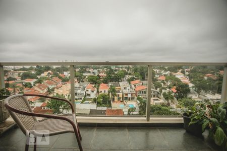 Apartamento à venda com 210m², 4 quartos e 3 vagas Apartamento à venda com 210m², 4 quartos e 3 vagasVaranda