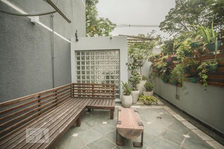 Apartamento à venda com 210m², 4 quartos e 3 vagas Apartamento à venda com 210m², 4 quartos e 3 vagasÁrea comum