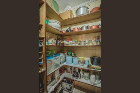 Apartamento à venda com 210m², 4 quartos e 3 vagas Apartamento à venda com 210m², 4 quartos e 3 vagasDispensa