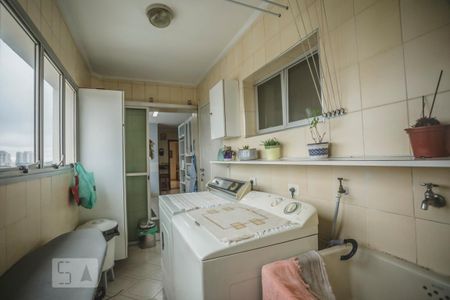 Apartamento à venda com 210m², 4 quartos e 3 vagas Apartamento à venda com 210m², 4 quartos e 3 vagasÁrea de Serviço