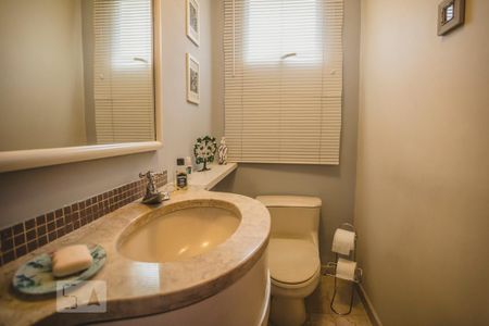 Apartamento à venda com 210m², 4 quartos e 3 vagas Apartamento à venda com 210m², 4 quartos e 3 vagasLavabo - Torneira