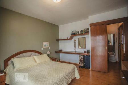 Apartamento à venda com 210m², 4 quartos e 3 vagas Apartamento à venda com 210m², 4 quartos e 3 vagasSuíte