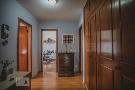 Apartamento à venda com 210m², 4 quartos e 3 vagas Apartamento à venda com 210m², 4 quartos e 3 vagasCorredor - Quartos