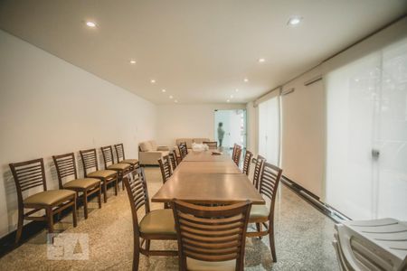 Apartamento à venda com 210m², 4 quartos e 3 vagas Apartamento à venda com 210m², 4 quartos e 3 vagasÁrea comum - Salão de festas
