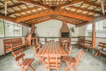 Apartamento à venda com 210m², 4 quartos e 3 vagas Apartamento à venda com 210m², 4 quartos e 3 vagasÁrea comum - Churrasqueira