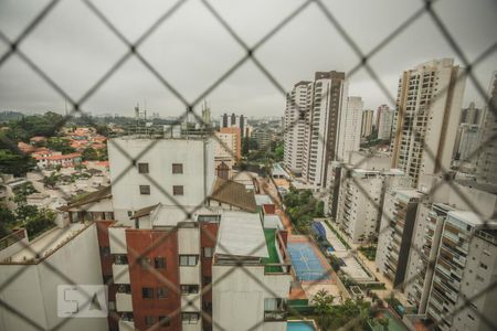 Apartamento à venda com 210m², 4 quartos e 3 vagas Apartamento à venda com 210m², 4 quartos e 3 vagasVista