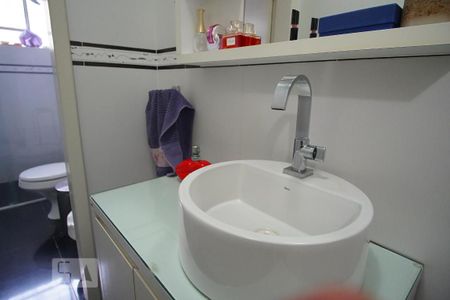 Casa à venda com 340m², 5 quartos e 3 vagasBanheiro 3