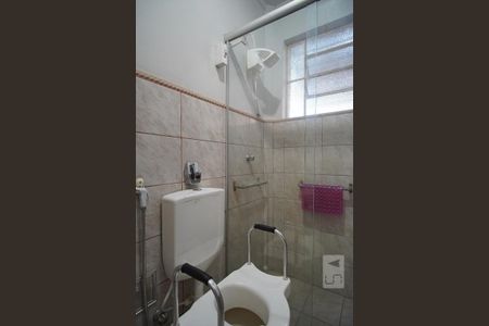 Casa à venda com 340m², 5 quartos e 3 vagasBanheiro