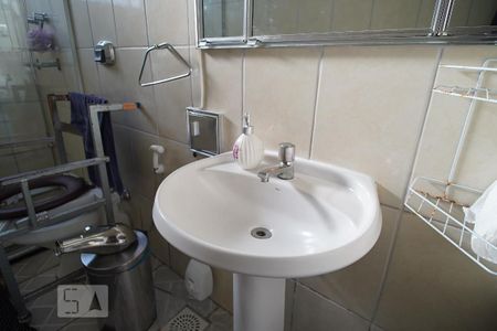 Casa à venda com 340m², 5 quartos e 3 vagasBanheiro 2