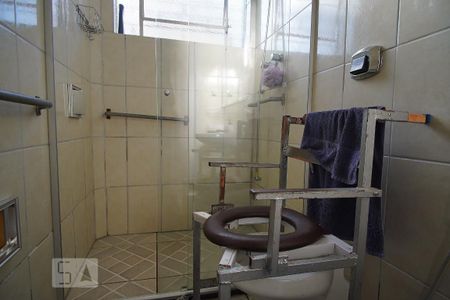 Casa à venda com 340m², 5 quartos e 3 vagasBanheiro 2