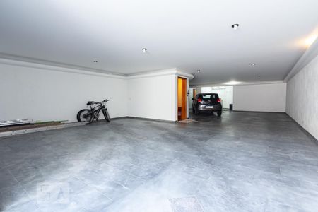 Casa à venda com 600m², 4 quartos e 6 vagas Casa à venda com 600m², 4 quartos e 6 vagasGaragem