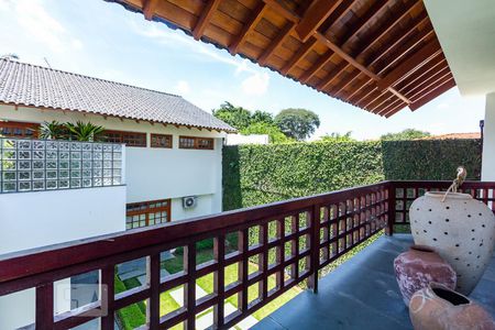 Casa à venda com 600m², 4 quartos e 6 vagas Casa à venda com 600m², 4 quartos e 6 vagasVaranda do quarto