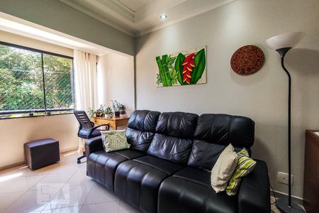 Sala de apartamento para alugar com 3 quartos, 85m² em Vila Suzana, São Paulo