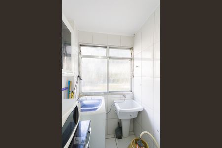 Apartamento à venda com 60m², 3 quartos e 1 vaga Apartamento à venda com 60m², 3 quartos e 1 vagaCozinha e Área de Serviço