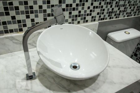 Apartamento à venda com 67m², 2 quartos e 1 vaga Apartamento à venda com 67m², 2 quartos e 1 vagaBanheiro