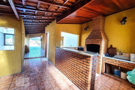 Casa à venda com 450m², 5 quartos e 2 vagasChurrasqueira