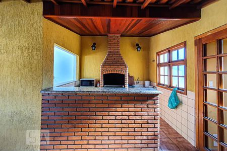 Casa à venda com 450m², 5 quartos e 2 vagasChurrasqueira