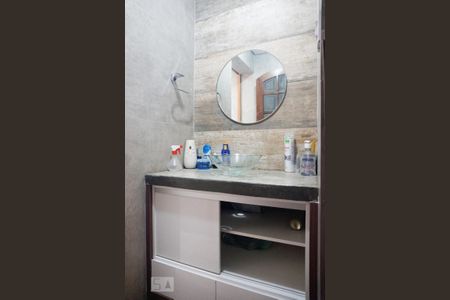 Casa à venda com 250m², 3 quartos e 2 vagasBanheiro