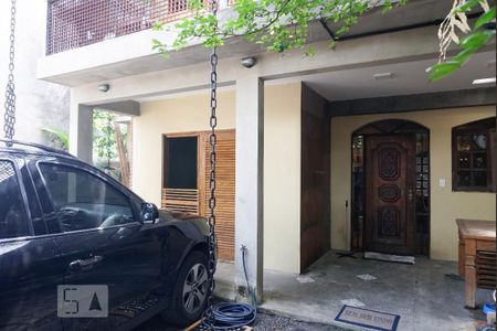 Casa à venda com 250m², 3 quartos e 2 vagasGaragem