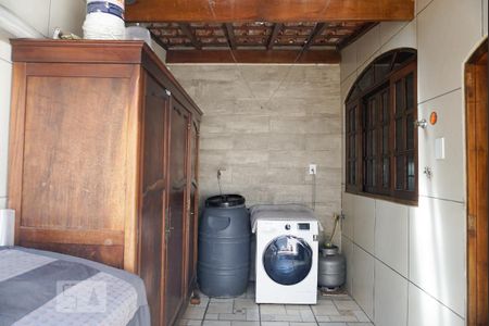 Casa à venda com 250m², 3 quartos e 2 vagasLavanderia