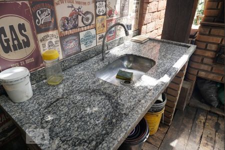 Casa à venda com 250m², 3 quartos e 2 vagasÁrea de Fogão a lenha