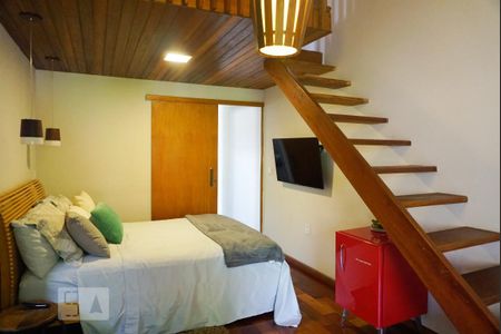 Casa à venda com 250m², 3 quartos e 2 vagasSuíte