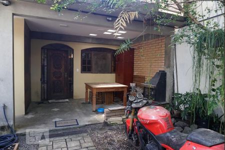 Casa à venda com 250m², 3 quartos e 2 vagasGaragem