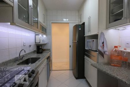 Apartamento à venda com 75m², 2 quartos e 2 vagas Apartamento à venda com 75m², 2 quartos e 2 vagasCozinha