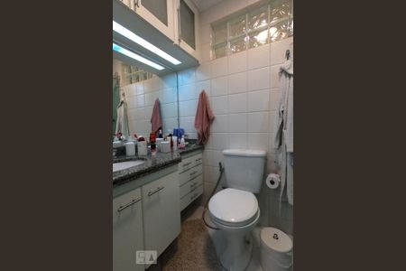 Apartamento à venda com 75m², 2 quartos e 2 vagas Apartamento à venda com 75m², 2 quartos e 2 vagasBanheiro da Suíte