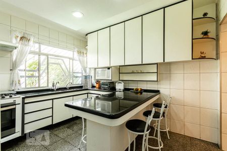 Casa à venda com 200m², 3 quartos e 2 vagasCozinha