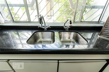 Casa à venda com 200m², 3 quartos e 2 vagasCozinha