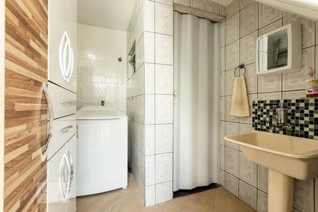 Casa à venda com 200m², 3 quartos e 2 vagasÁrea de serviço 