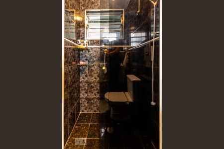 Casa à venda com 200m², 3 quartos e 2 vagasBanheiro suíte 2