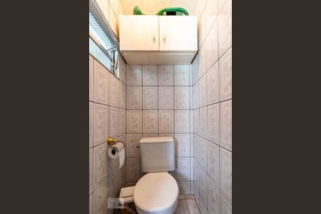 Casa à venda com 200m², 3 quartos e 2 vagasBanheiro de serviço 