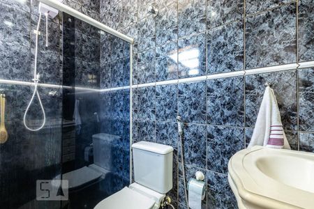 Casa à venda com 200m², 3 quartos e 2 vagasBanheiro suíte 1